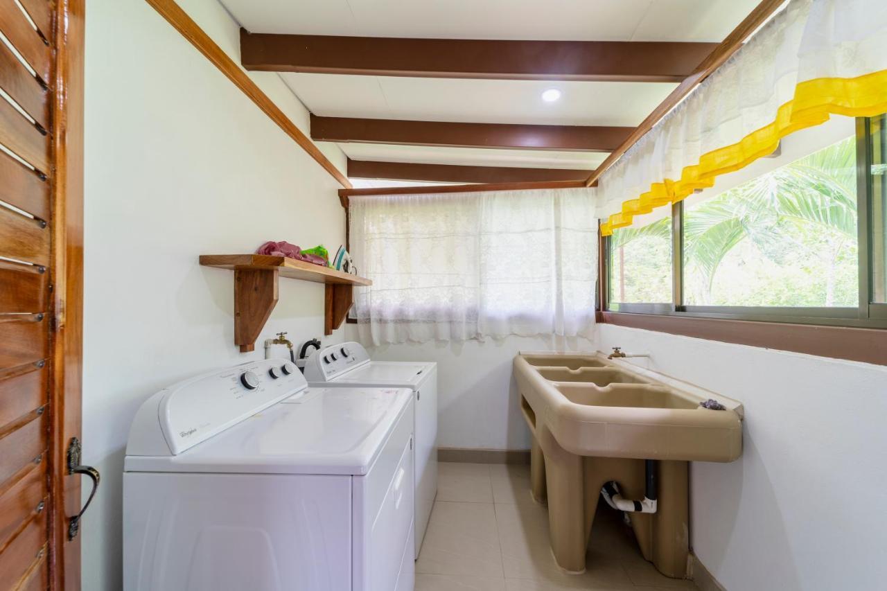 Casa Blossom - Beach Paradise Retreat, Fully Equipped, Holiday Home Puerto Viejo de Talamanca Exterior photo